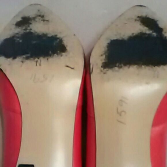 A Touch of Nina Red Heels - Picture 6 of 7